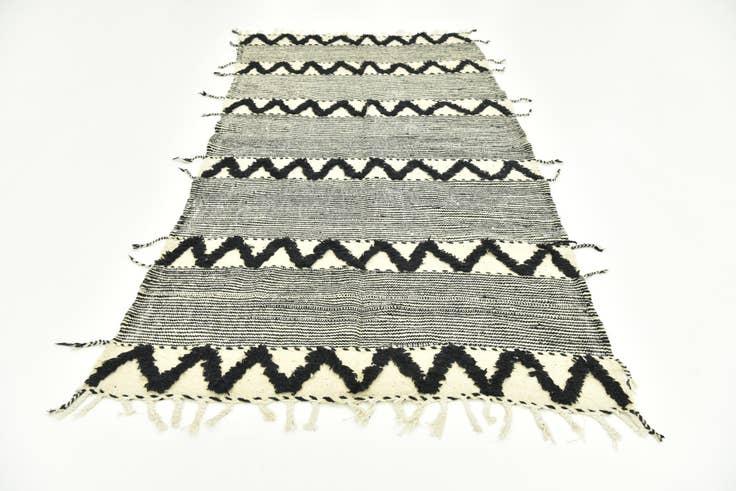 Detail image of 4' 5 x 8' 3 Hand Knotted Moroccan Wool Runner Rug
