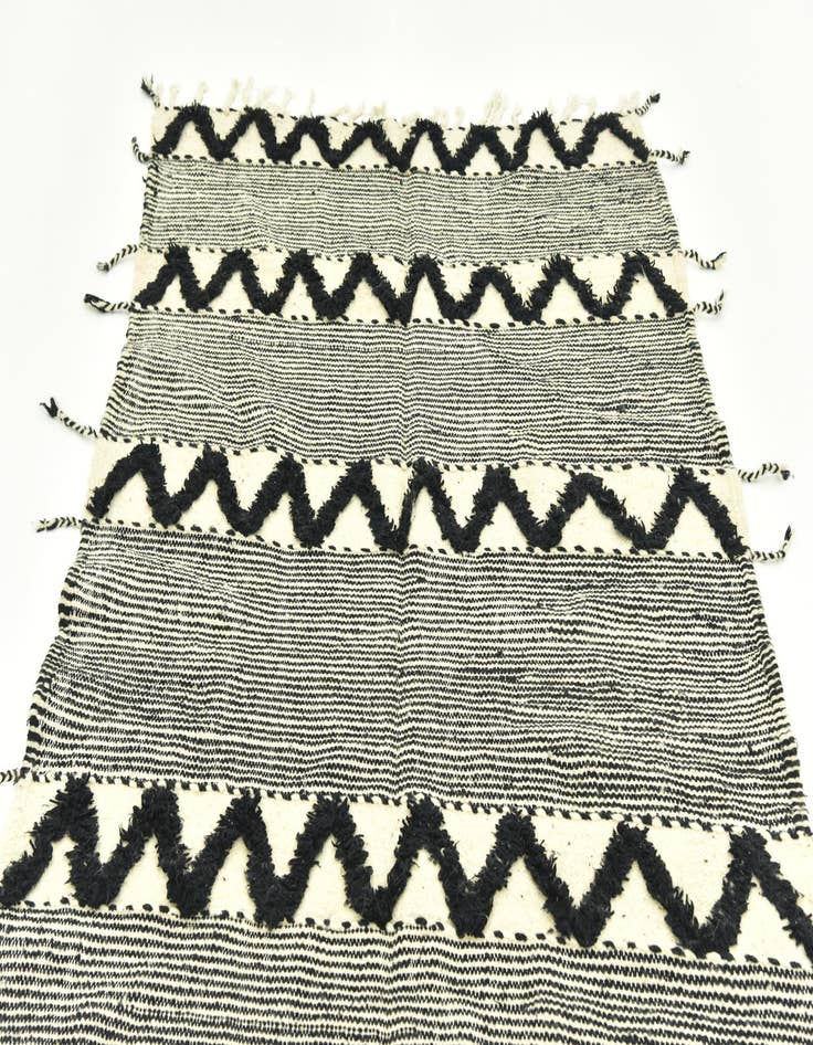 Detail image of 4' 5 x 8' 3 Hand Knotted Moroccan Wool Runner Rug