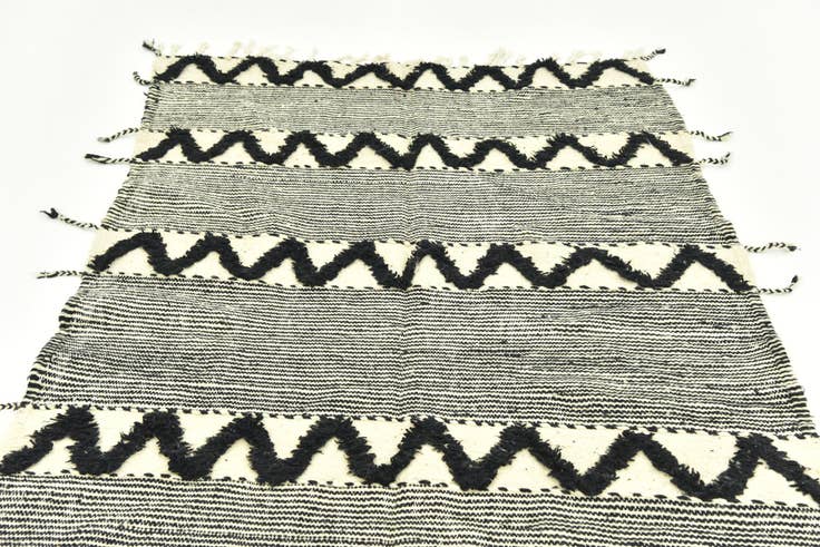 Detail image of 4' 5 x 8' 3 Hand Knotted Moroccan Wool Runner Rug