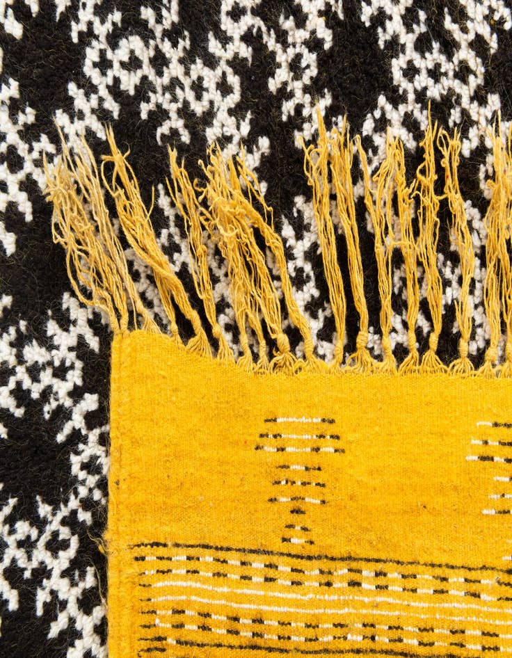 Detail image of 4' 6 x 7' 7  Hand Knotted Moroccan Oriental Wool Runner Rug