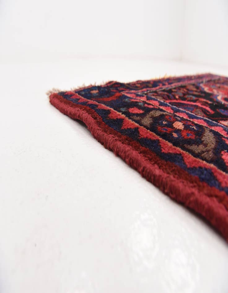 Detail image of 4' x 9' 8 Hand Knotted Nanaj Persian Wool Runner Rug