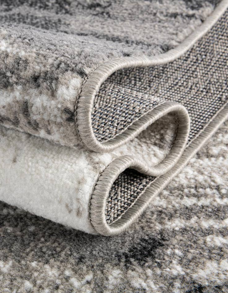 Detail image of 2' 7 x 12' Oslo Runner Rug