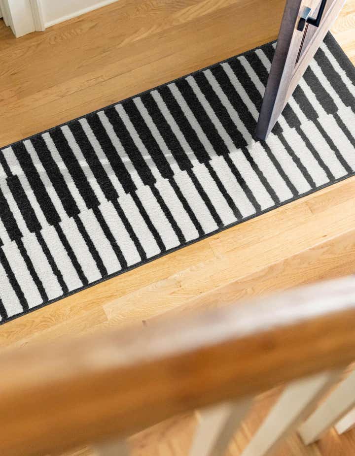 2' 7 x 10' Oslo Runner Rug