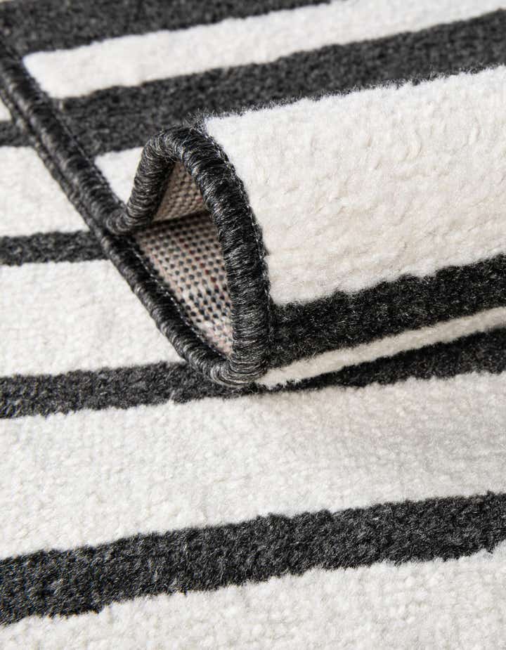 2' 7 x 10' Oslo Runner Rug