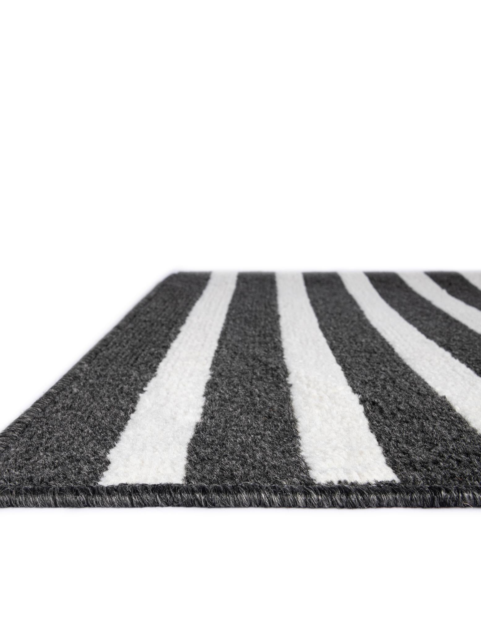 2' 7 x 10' Oslo Runner Rug