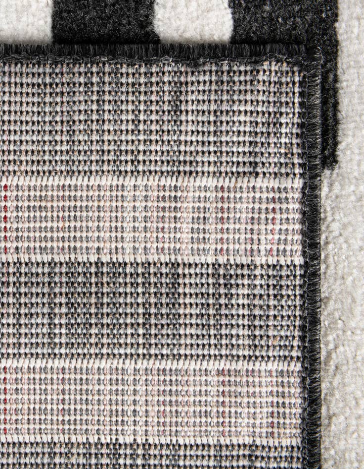 Detail image of 2' x 8' Oslo Runner Rug