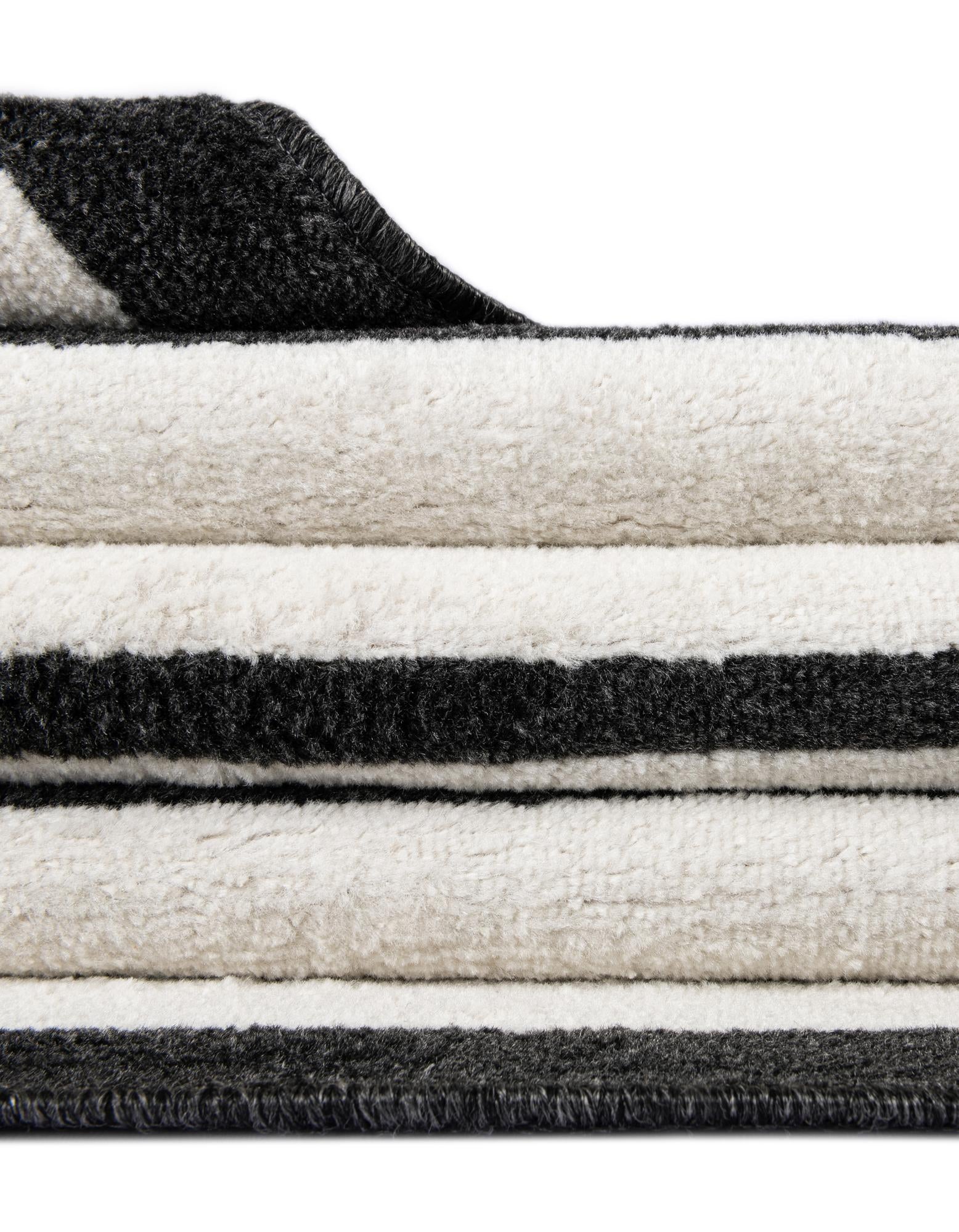 2' 7 x 10' Oslo Runner Rug