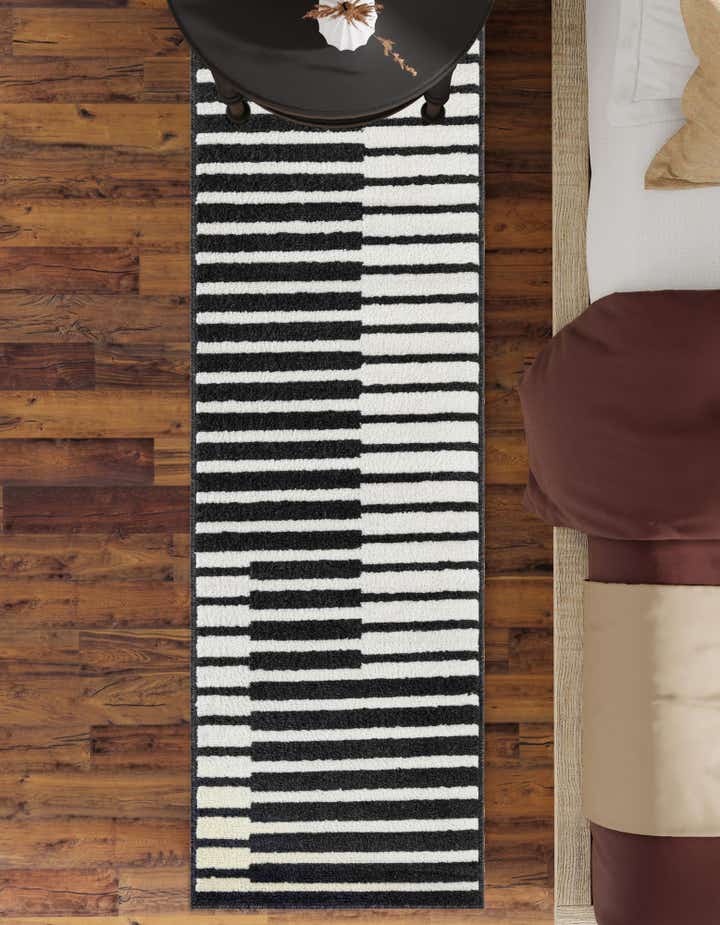 2' 7 x 10' Oslo Runner Rug