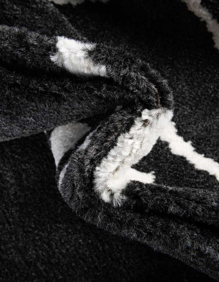 2' x 6' Oslo Runner Rug