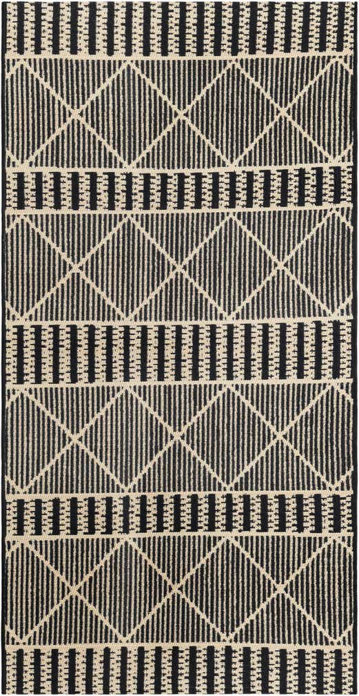 2' 7 x 5' 3 Easy-Clean Lattice Indoor / Outdoor Runner Rug