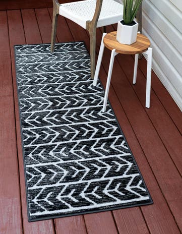 2' x 6' Easy-Clean Sabrina Soto Aston Indoor / Outdoor Runner Rug