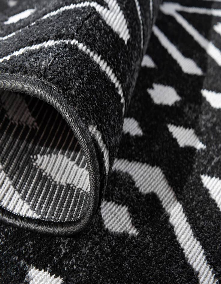 Detail image of 2' x 6' Easy-Clean Sabrina Soto Ella Indoor / Outdoor Runner Rug