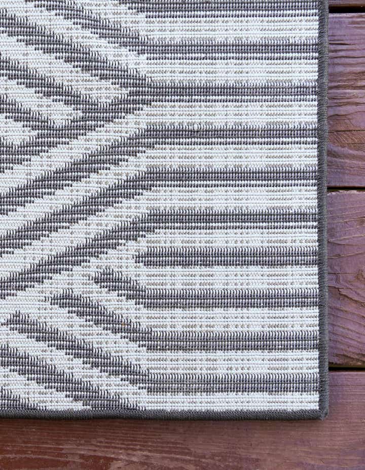2' x 6' Easy-Clean Sabrina Soto Hudson Indoor / Outdoor Runner Rug