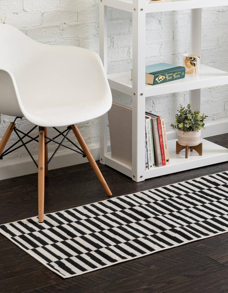 Detail image of 2' 9 x 9' 10 SoHo Runner Rug