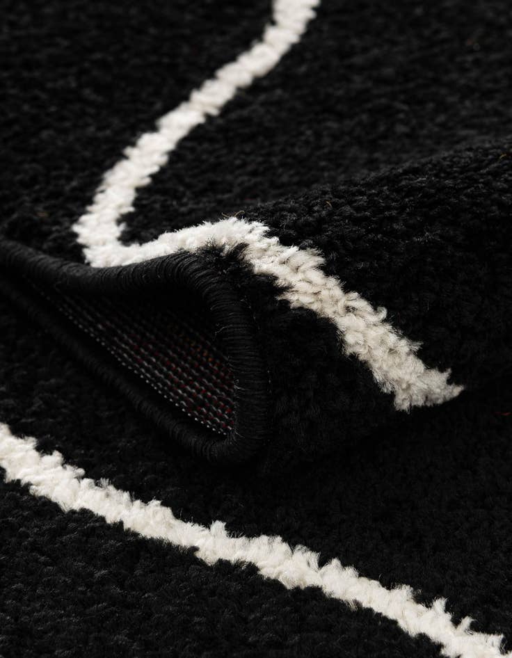 Detail image of 2' x 6' Trellis Frieze Runner Rug