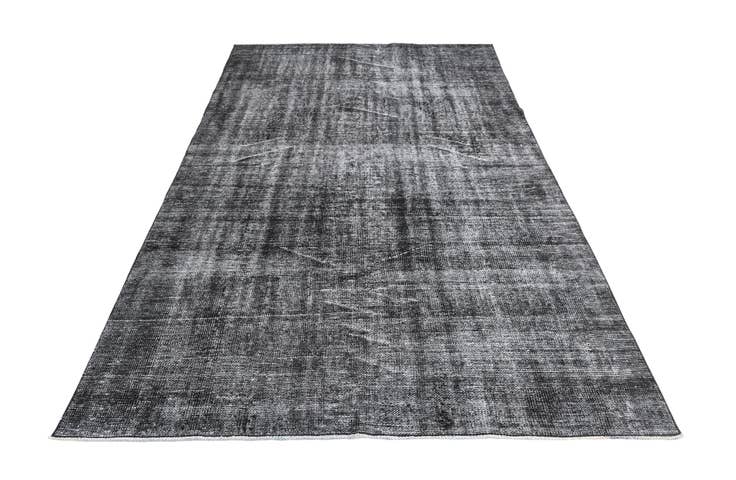 Detail image of 5' 5 x 9' 5 Ultra Vintage Wool Runner Rug