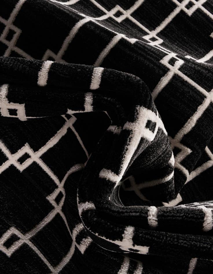 Detail image of Jill Zarin 2' x 5' Metropolitan Uptown Runner Rug