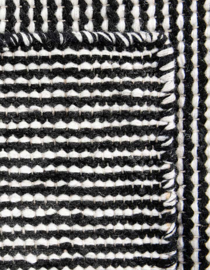 2' 7 x 10' Easy-Clean Jill Zarin Palm Springs Indoor / Outdoor Runner Rug