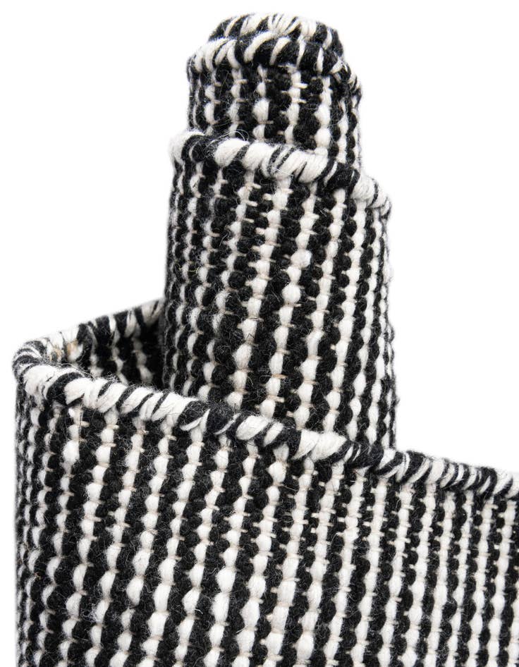 Detail image of 2' 7 x 10'  Washable Jill Zarin Palm Springs Indoor / Outdoor Runner Rug