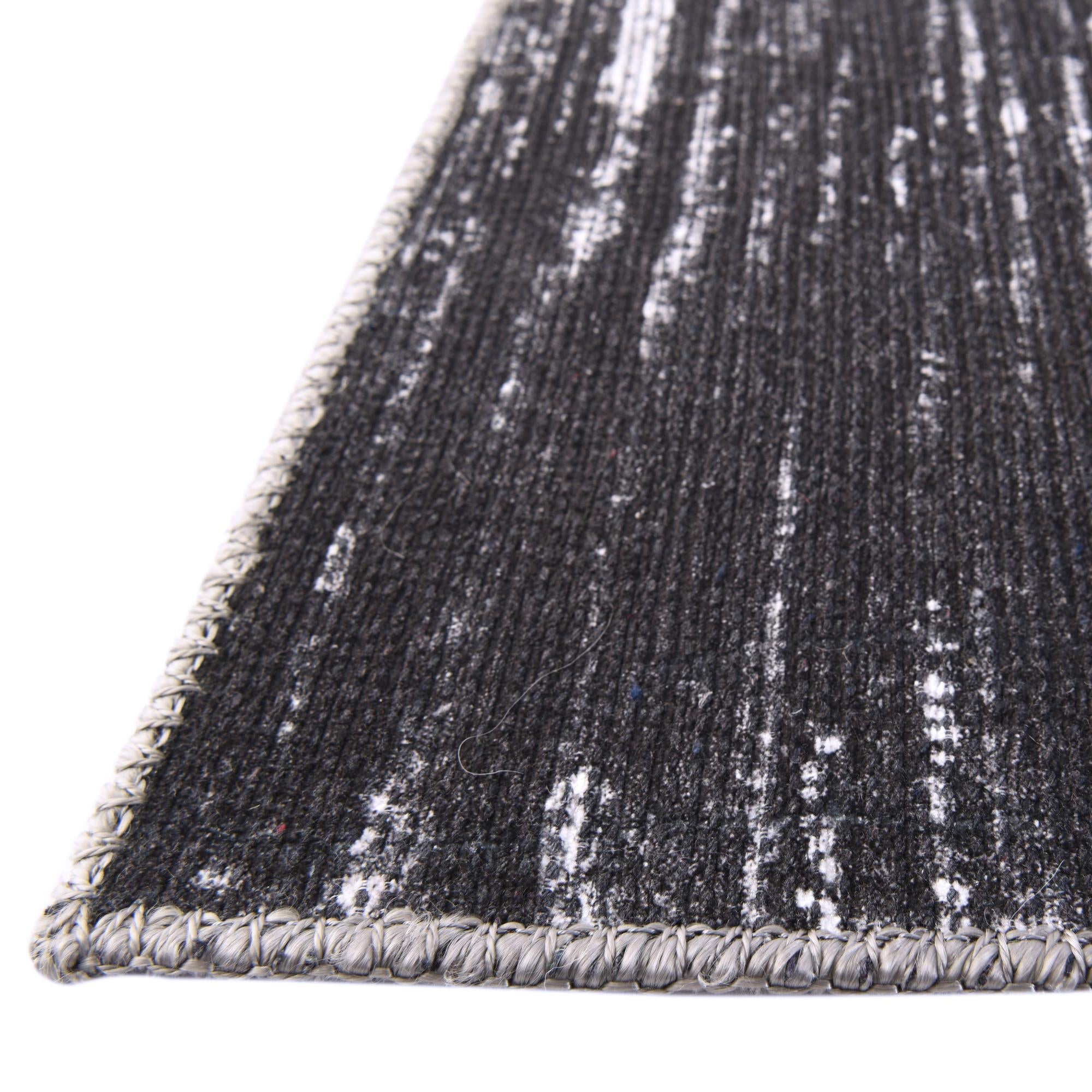 7' 7 x 7' 7 Asha Square Rug