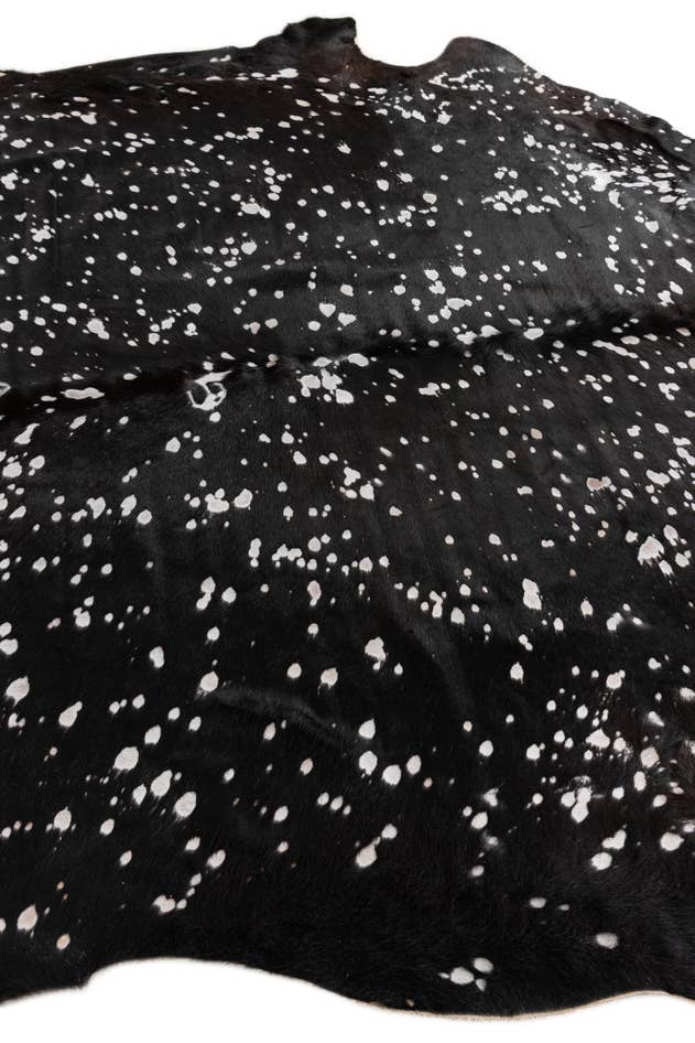 Detail image of 6' 6 x 6' 7 Cowhide Leather Square Rug