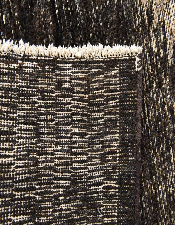 Detail image of 5' 6 x 6' 11  Hand Knotted Darya Wool Square Rug