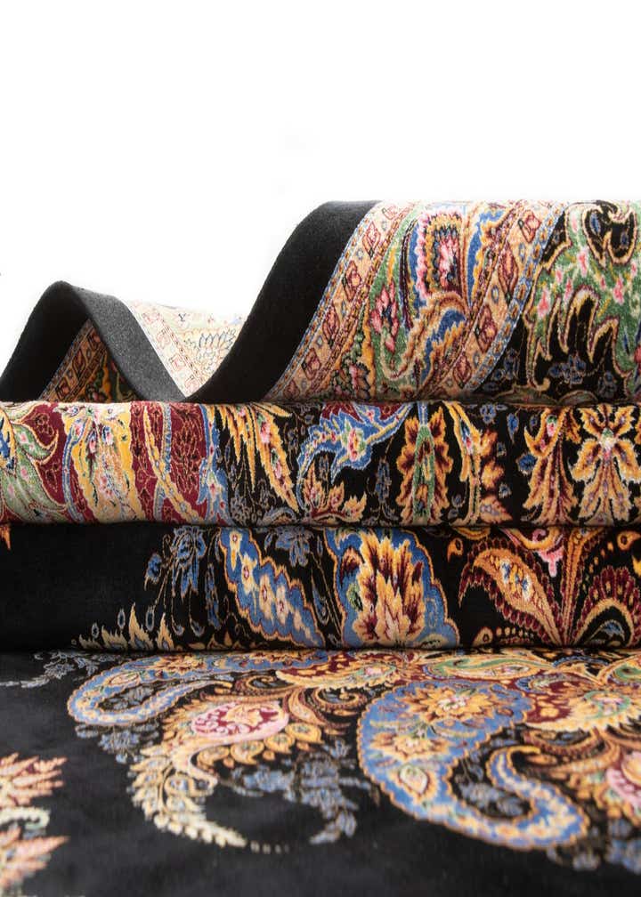6' 7 x 6' 7 Ghom Design Square Rug