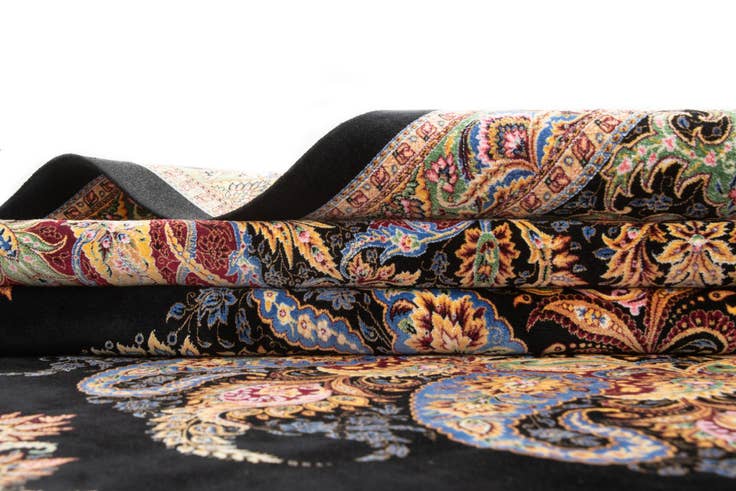 Detail image of 6' 7 x 6' 7 Ghom Design Square Rug