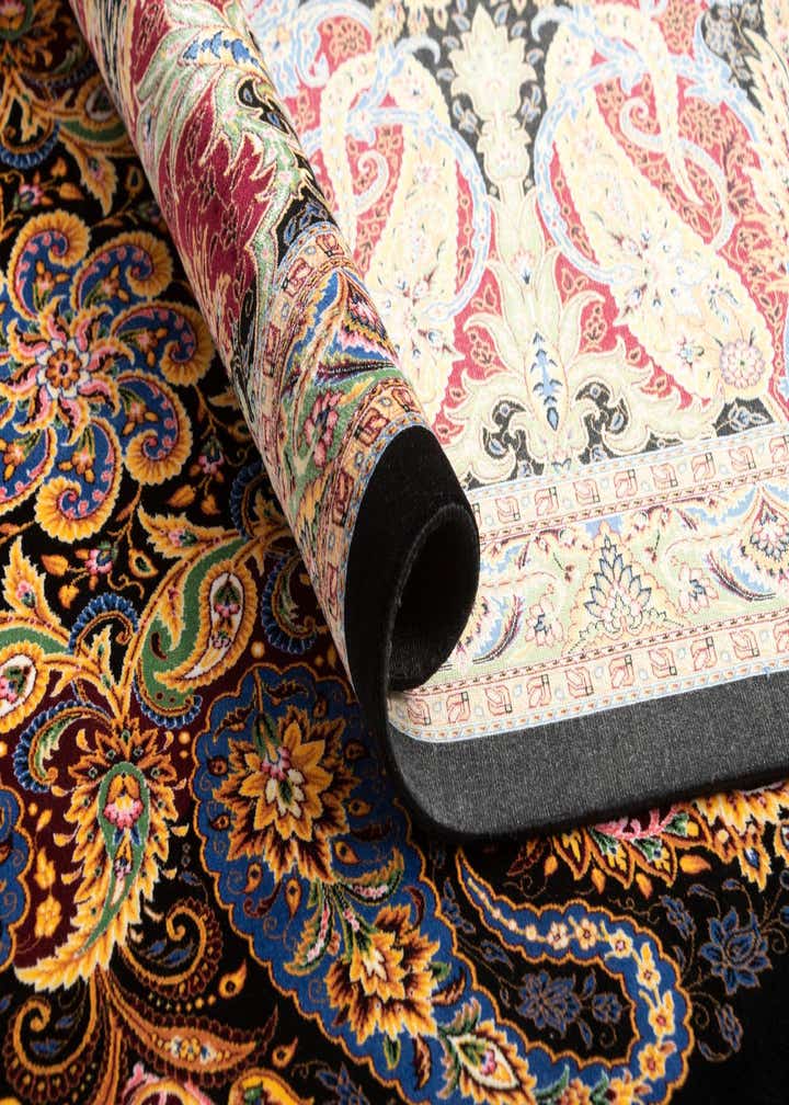 6' 7 x 6' 7 Ghom Design Square Rug