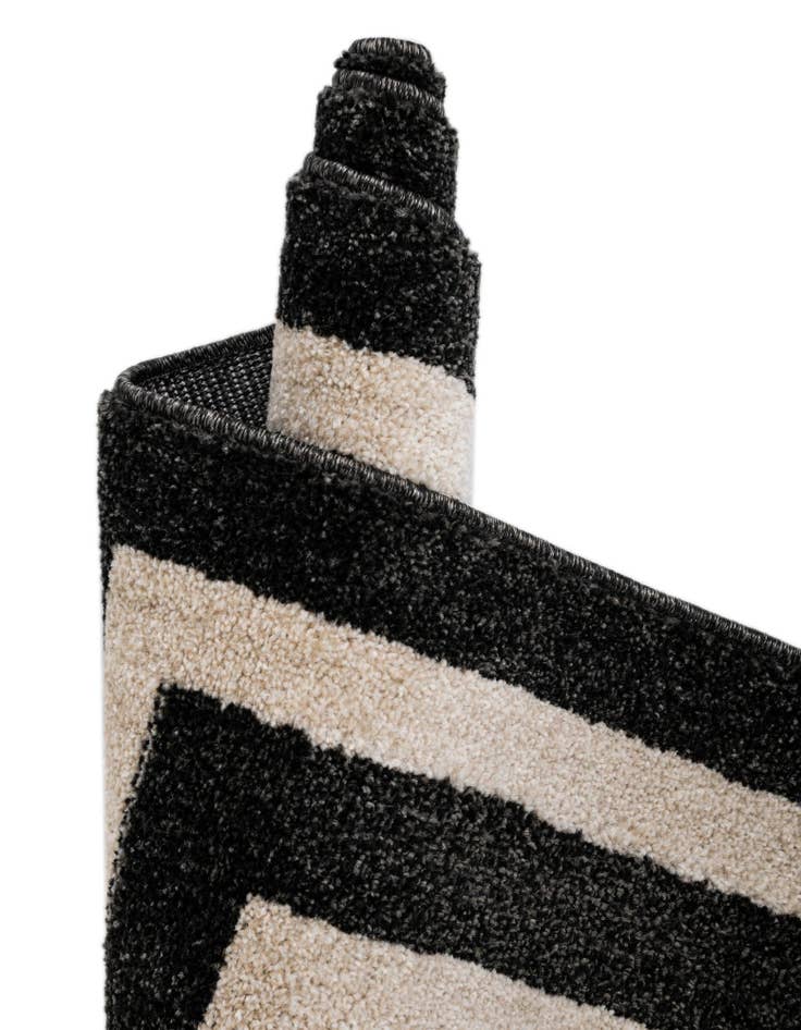 Detail image of 7' 10 x 7' 10 Greek Key Square Rug