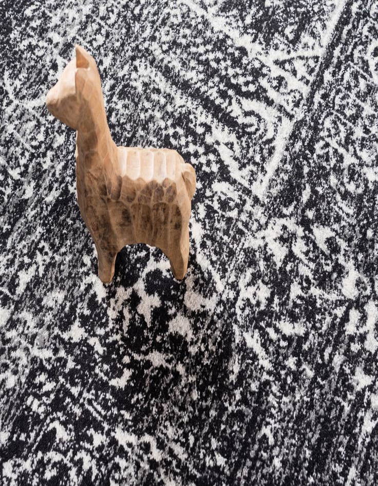 Detail image of 8' 4 x 8' 4 Heritage Square Rug