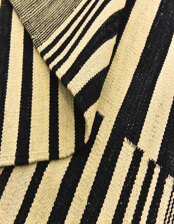 Detail image of 6' 5 x 7' 7  Hand Woven Kilim Modern Wool Square Rug