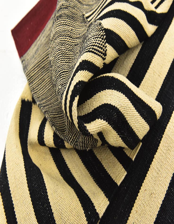 Detail image of 6' 5 x 7' 7  Hand Woven Kilim Modern Wool Square Rug