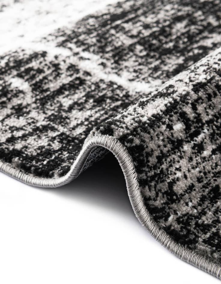 Detail image of 7' 10 x 7' 10 Laguna Square Rug