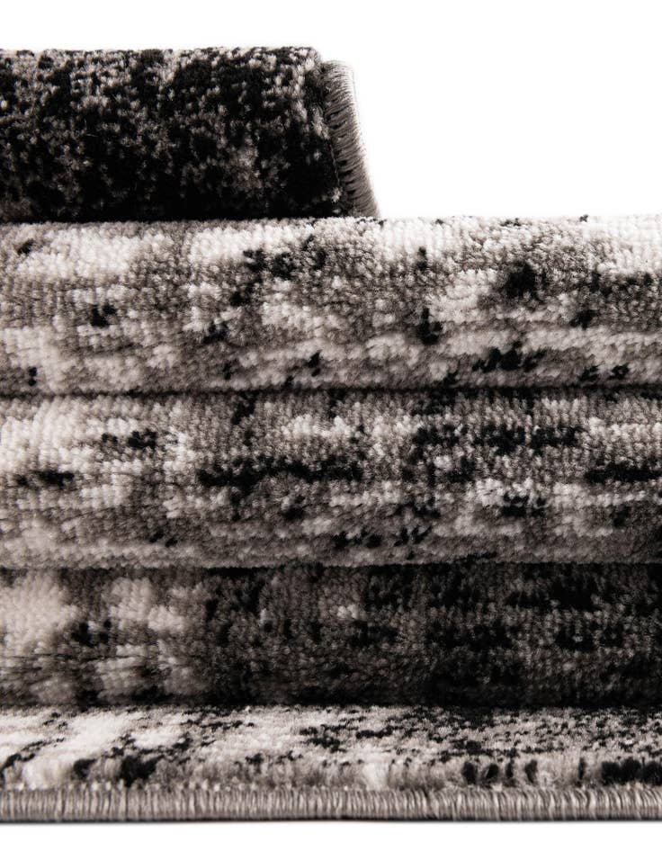 Detail image of 7' 10 x 7' 10 Laguna Square Rug