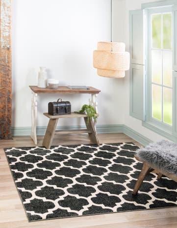 Black Lattice Square Rug