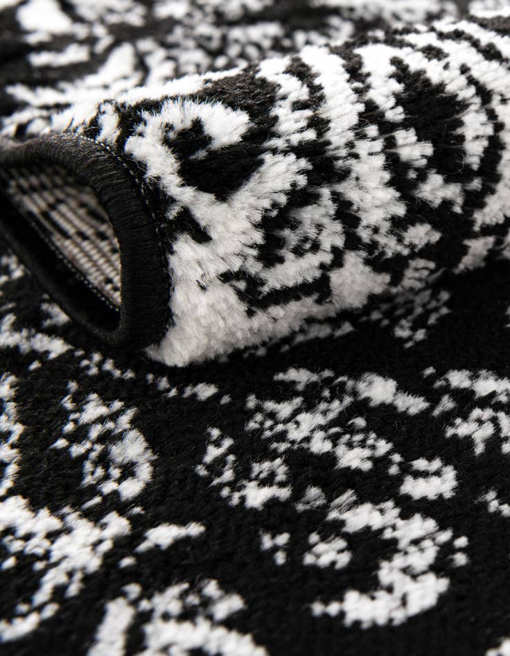 Detail image of 6' x 6' Monte Carlo Square Rug