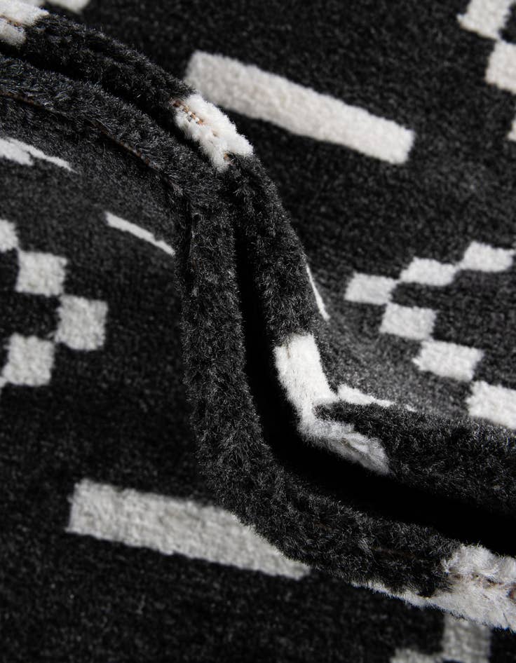 Detail image of 10' x 10' Oslo Square Rug