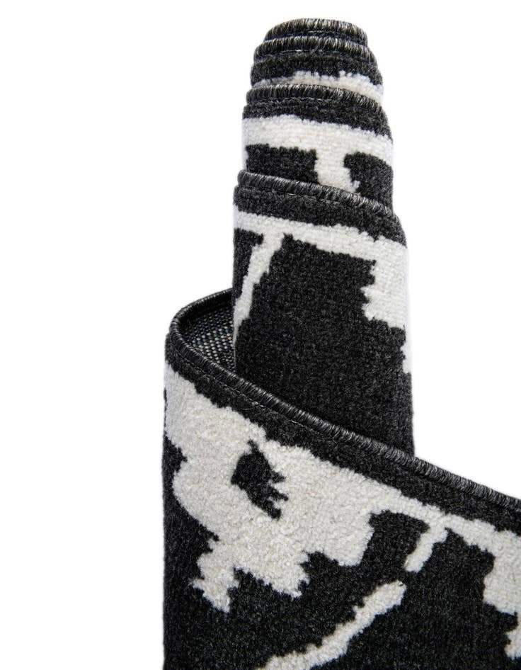 Detail image of 10' x 10' Oslo Square Rug