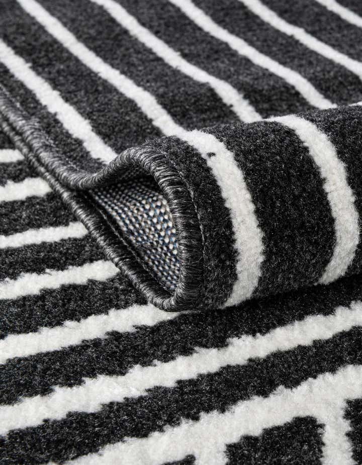 7' 10 x 7' 10 Oslo Square Rug