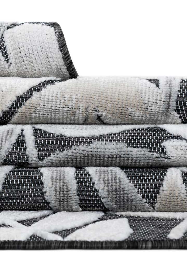 8' 2 x 8' 2 Easy-Clean Botanical Indoor / Outdoor Square Rug