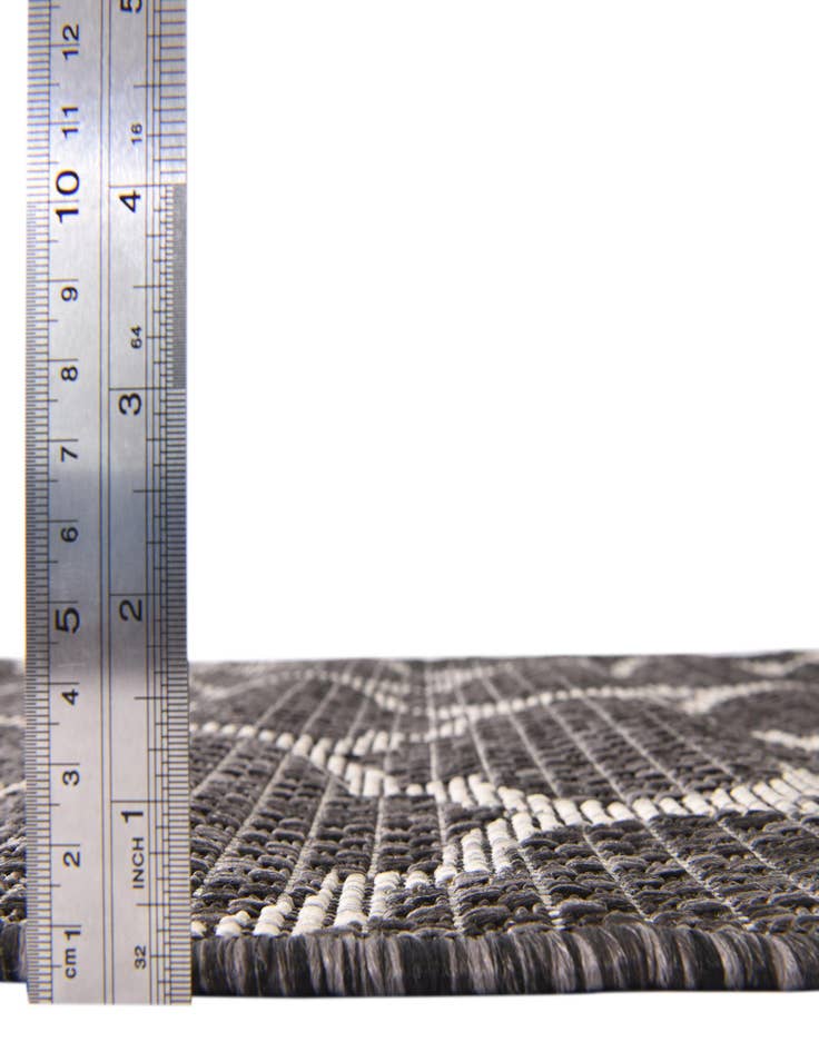 Detail image of 6' x 6' Washable Lattice Indoor / Outdoor Square Rug