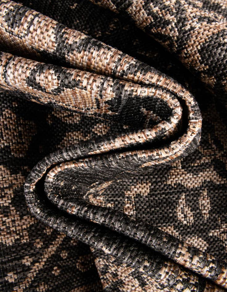 Detail image of 12' x 12'  Washable Traditional Indoor / Outdoor Square Rug