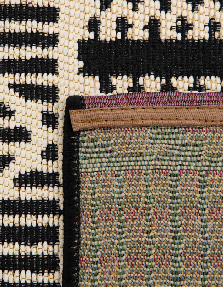 Detail image of 10' x 10'  Washable Trellis Indoor / Outdoor Square Rug