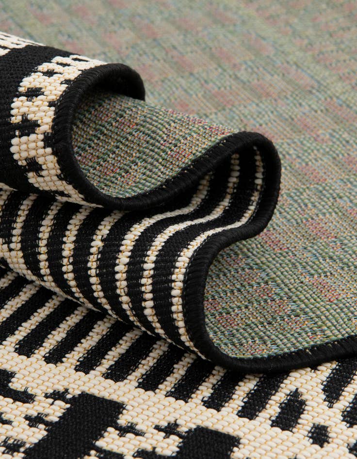 Detail image of 10' x 10'  Washable Trellis Indoor / Outdoor Square Rug