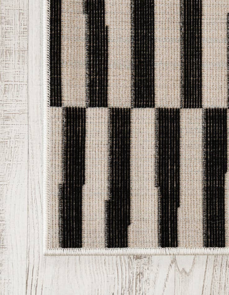 Detail image of 7' 10 x 7' 10 SoHo Square Rug