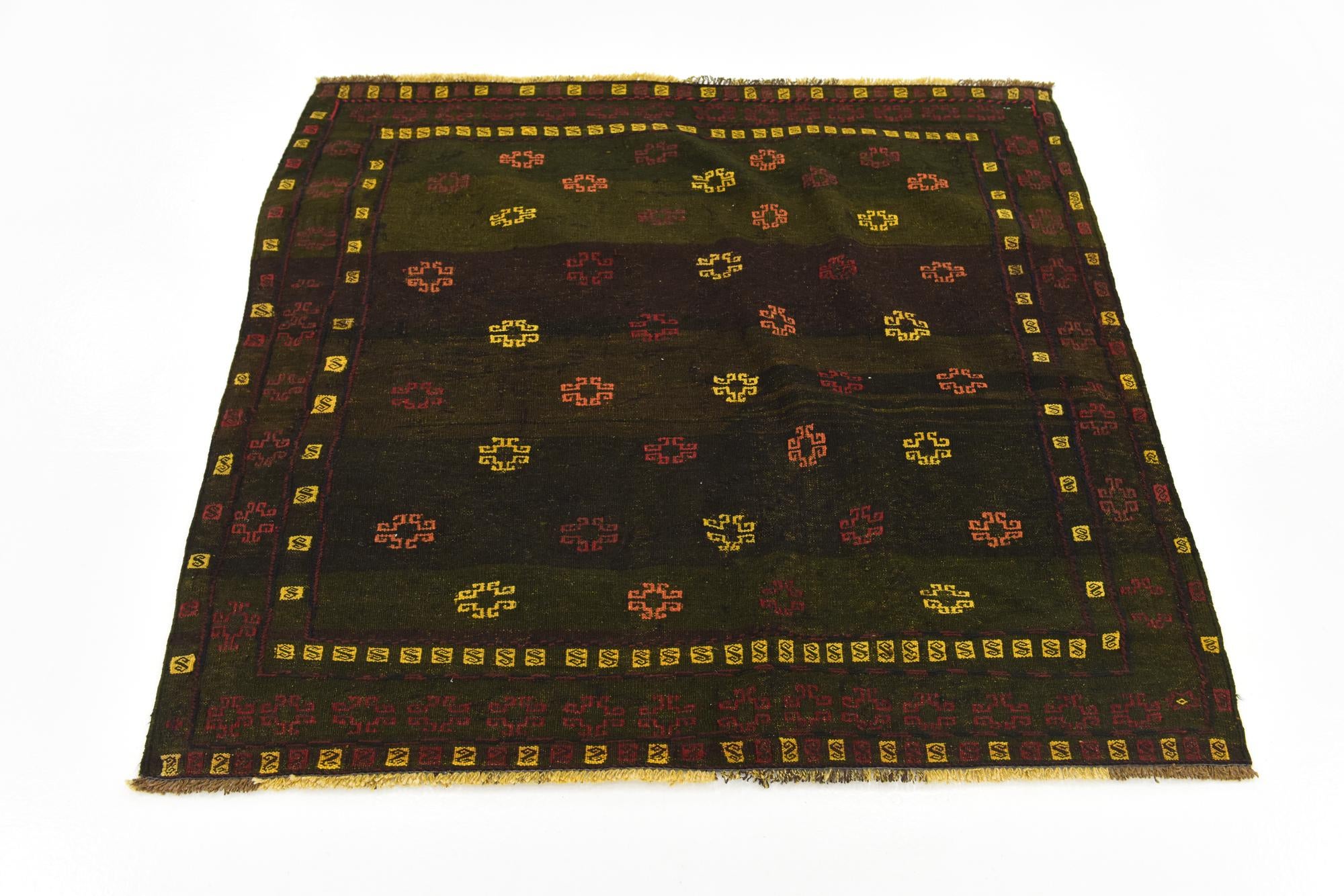 4' 3 x 4' 4 Hand Knotted Sumak Wool Square Rug