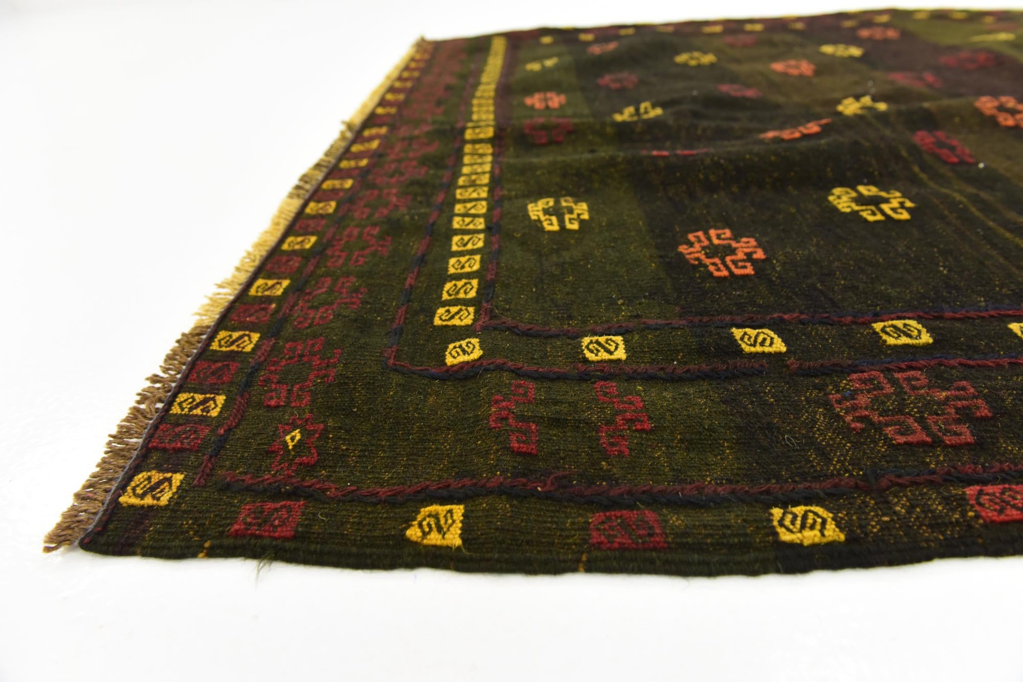4' 3 x 4' 4 Hand Knotted Sumak Wool Square Rug