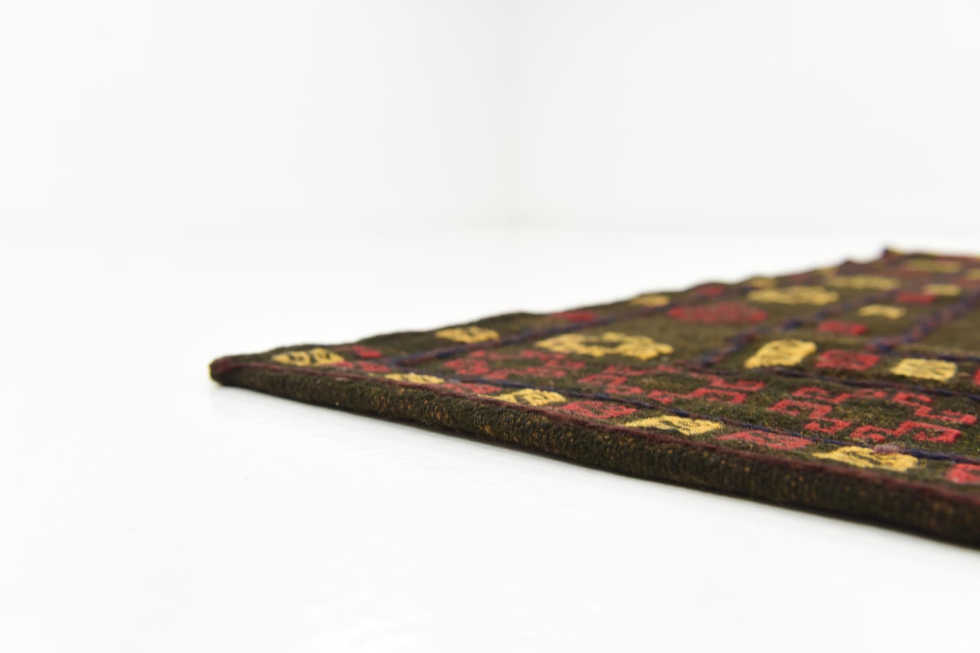 4' x 4' Hand Knotted Sumak Wool Square Rug