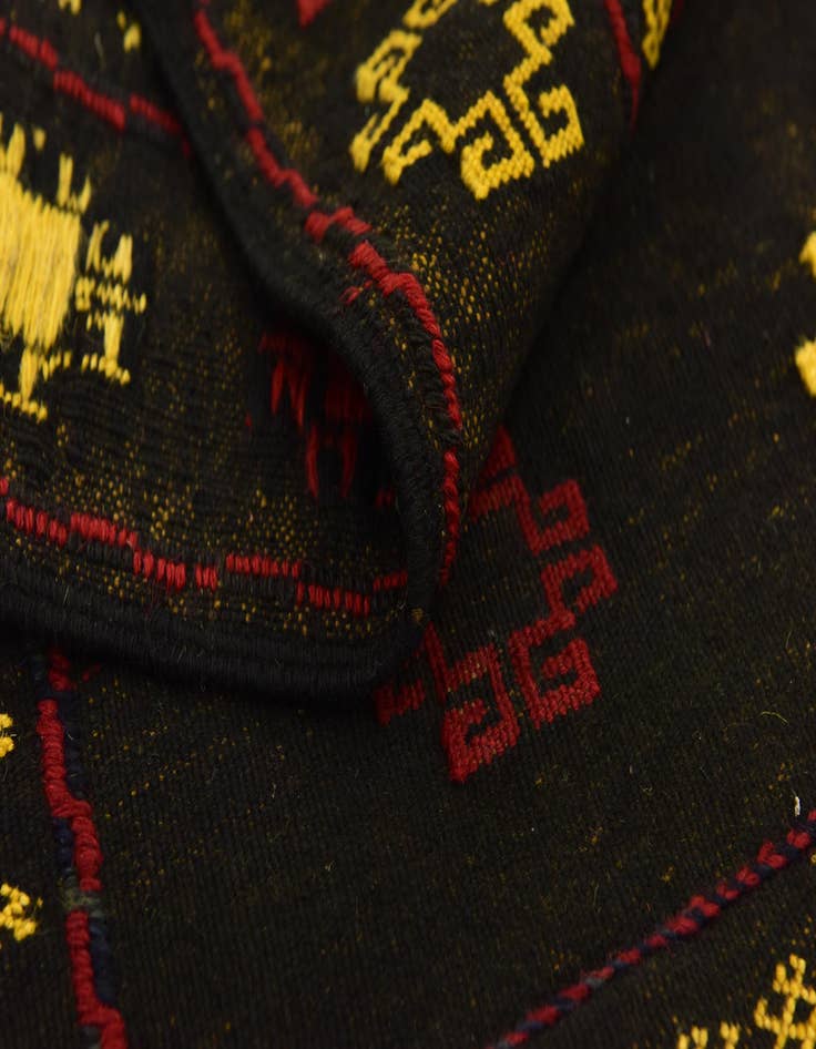 Detail image of 3' 6 x 3' 10  Hand Knotted Sumak Wool Square Rug